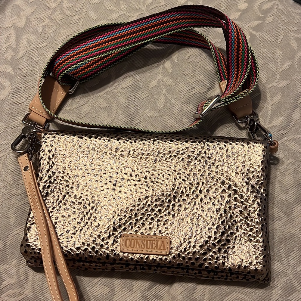 Consuela crossbody/Wristlet